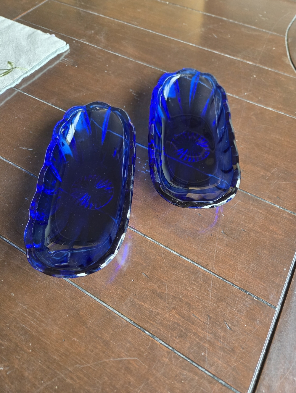 Anchor Hocking Cobalt Blue Glass Banana Split Dishes (2)